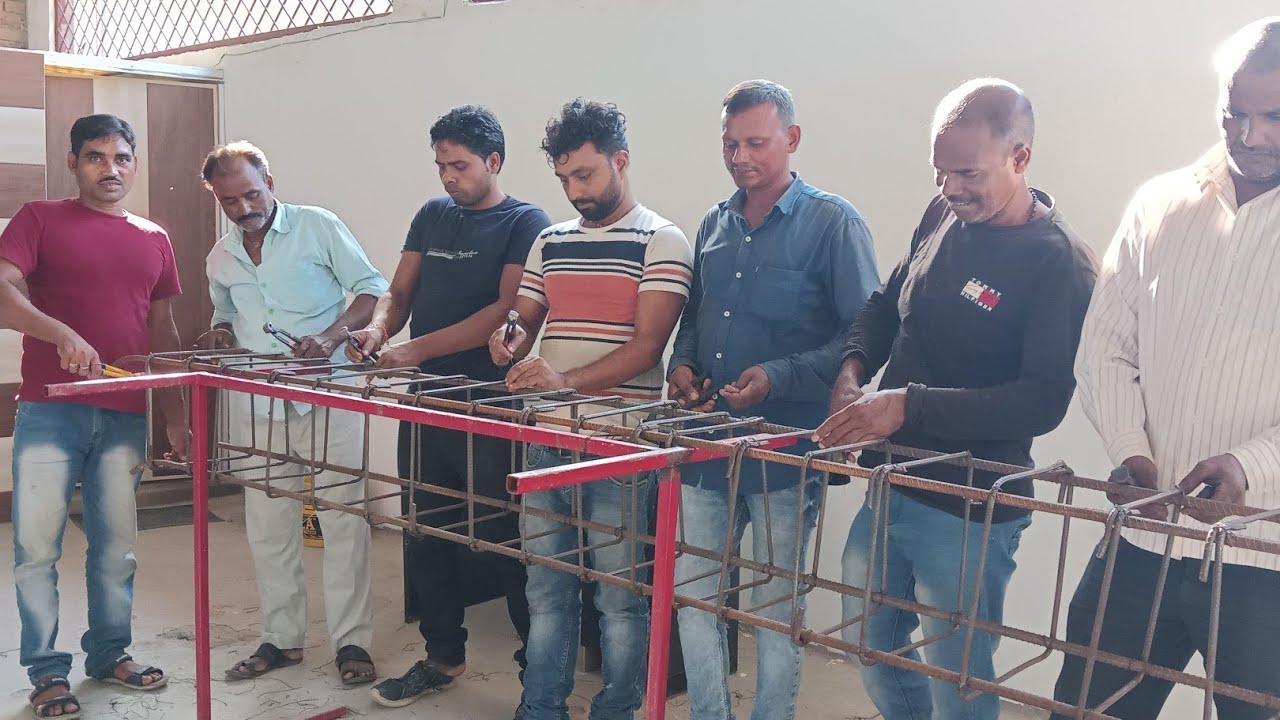 Steel Fixer और Carpenter का काम सीखा के Dubai भेजा जाता है l Alec engineering dubai