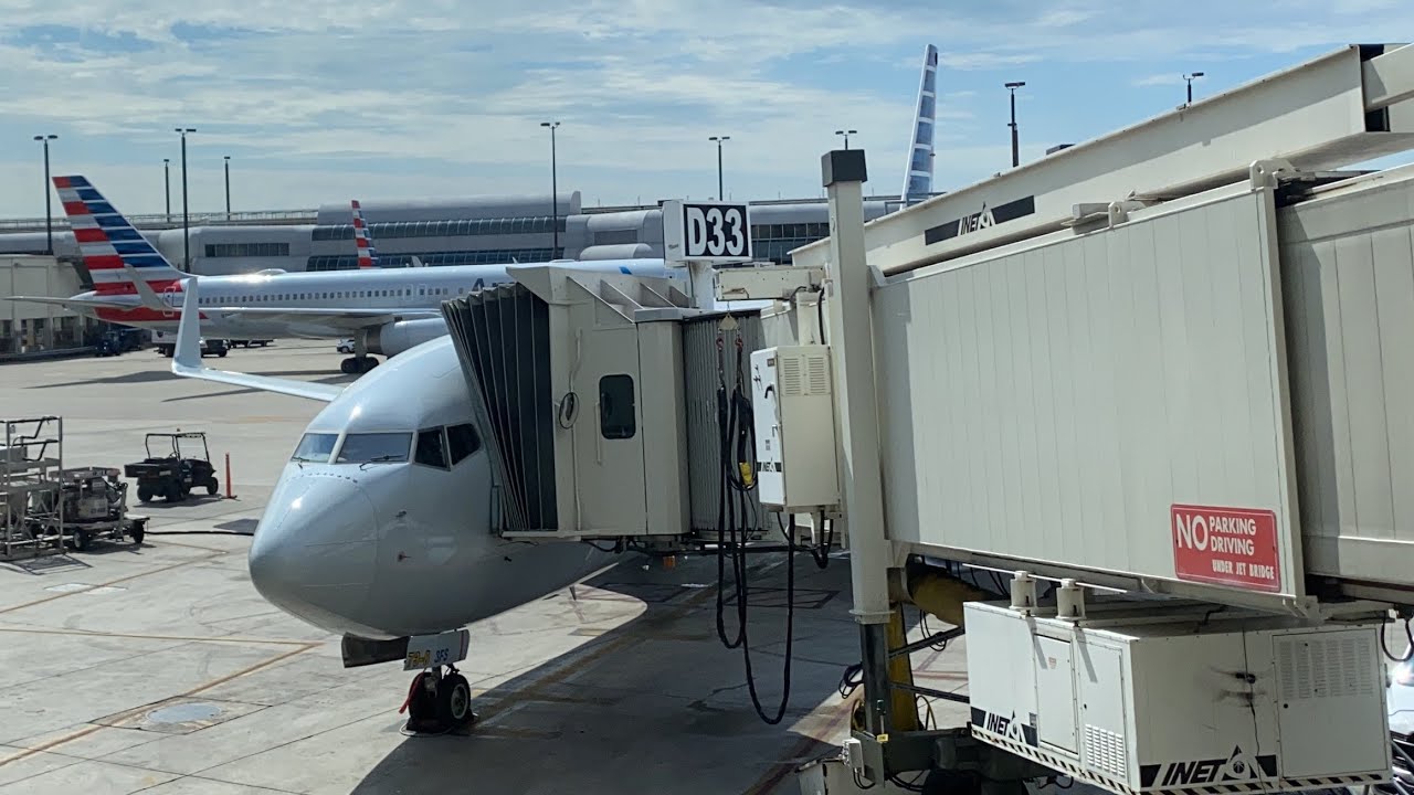 American Airlines 737-800 Economy Class Experience | Miami (MIA) - New York (JFK)