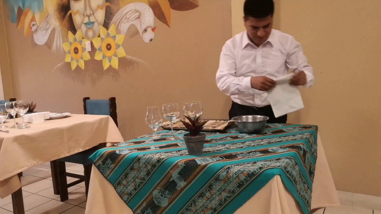 Limpieza de cubiertos y copas / Montaje de mesas en restaurante