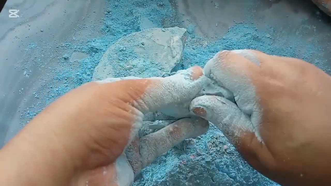 Blue gym chalk crush|soft hearts and flowers|oddly satisfying |subscribe and support