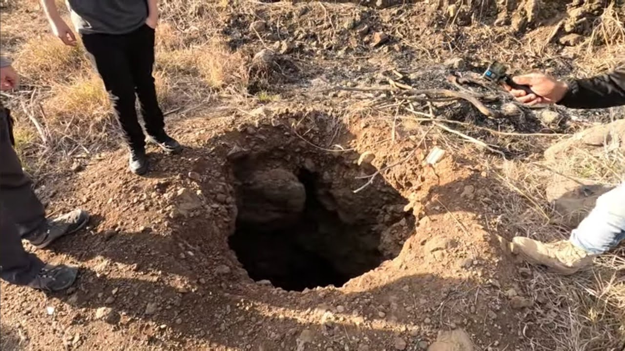 Encontraron TUNEL escondido bajo una PIEDRA!
