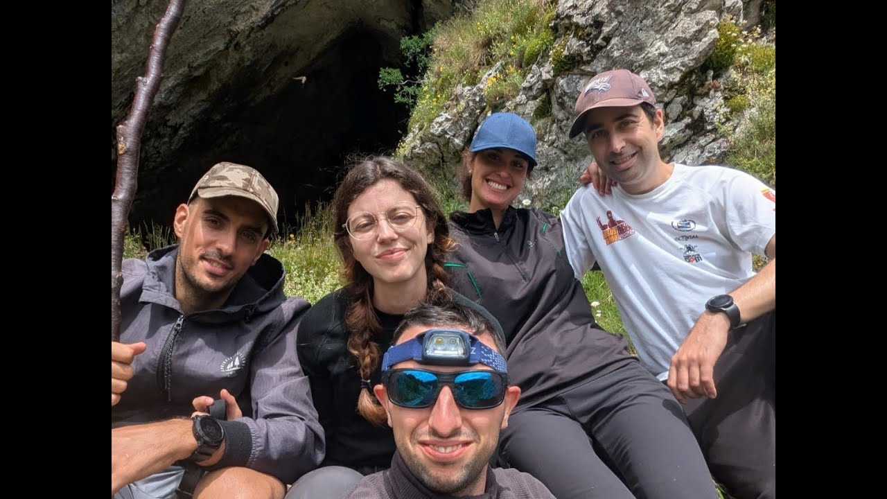 De risas en la ruta hacia la Cueva del Cobre