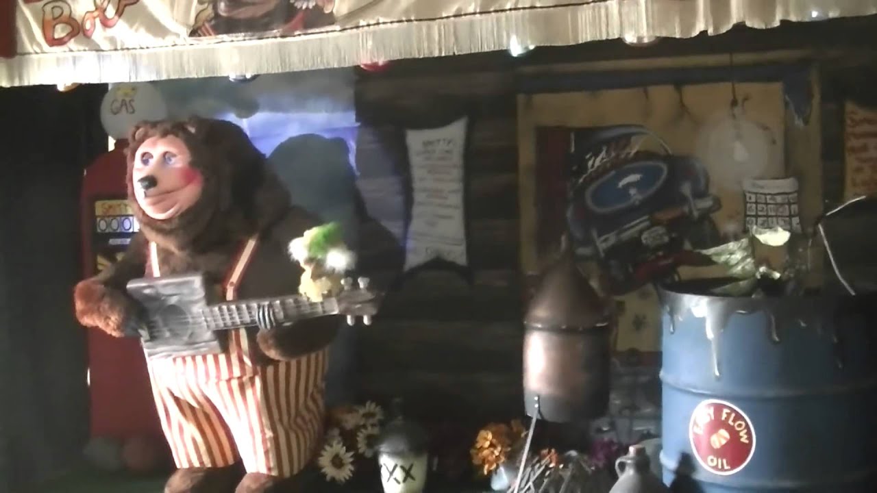 Chowbiz pizza place animatronic billy bob