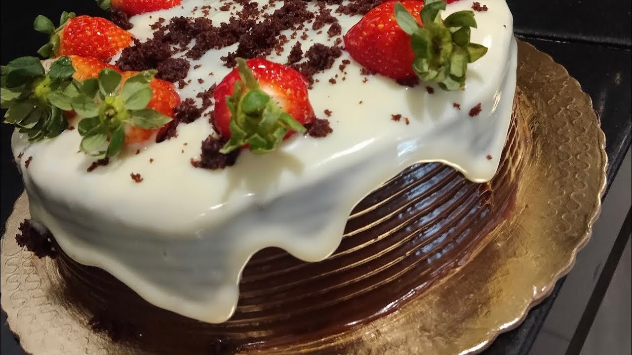 Bolo bombom de morango 