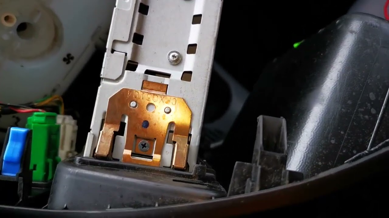 Toyota Aygo 2008 Замена штатного магнитофона | Тойота Айго 2008