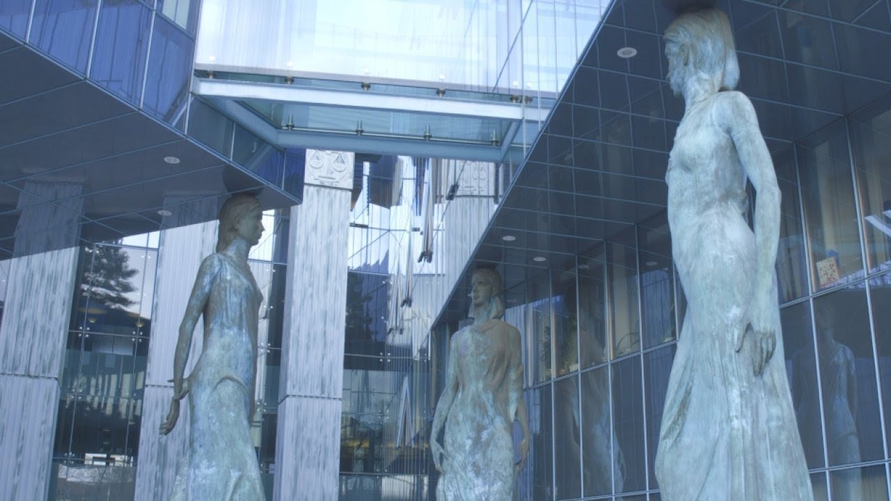 Polish judges fight forced retirement