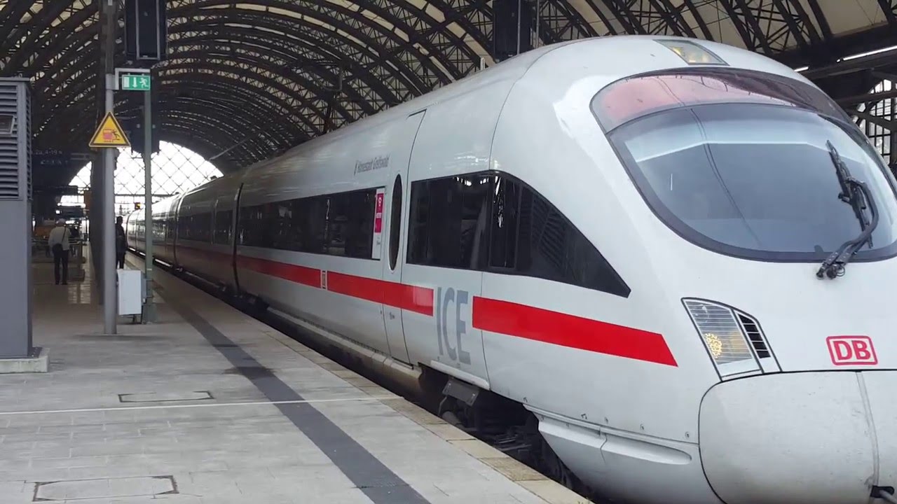 BR 411 (DB) als ICE 1652 nach Wiesbaden & ČD 372 (Česk&eacute; dr&aacute;hy Cargo) mit Autog&uuml;terzug - Dresden Hbf