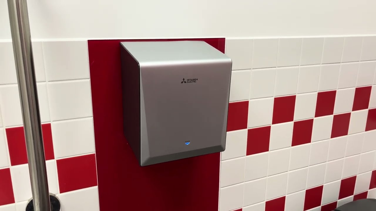 Mitsubishi Jet Towel u02 at Five Guys - Ipswich - ♿️🚼