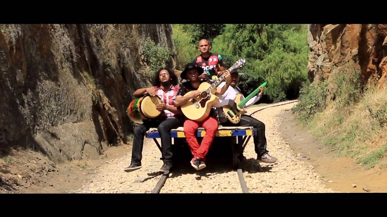 LA EMBAJADA - A MI MEDIDA (video oficial)