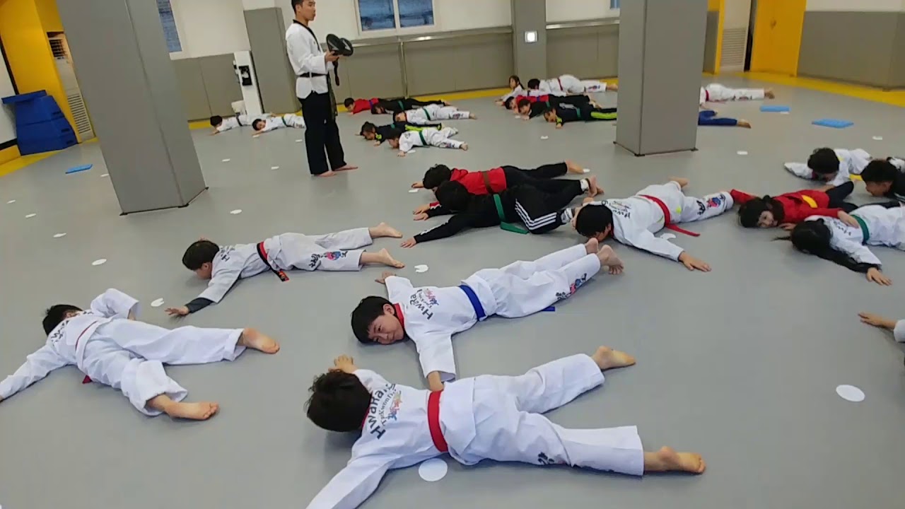 신현리 화랑태권도 게임 트레이닝 폭탄가스ㅋㅋㅋ 능평리 광명초 유아 운동 체조