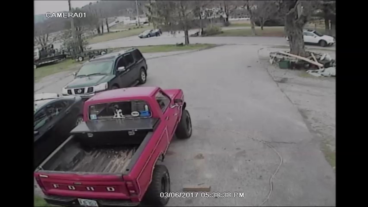Possible kidnapping caught on surveillance video