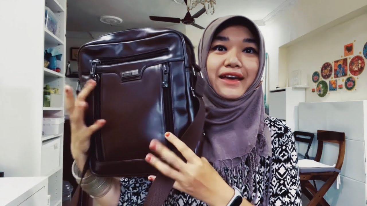 what’s in my bag - ASMR soft spoken