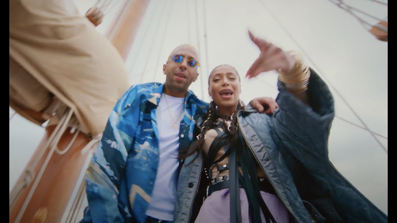 Zaho - En bas d'chez moi feat. Naps (Clip officiel)