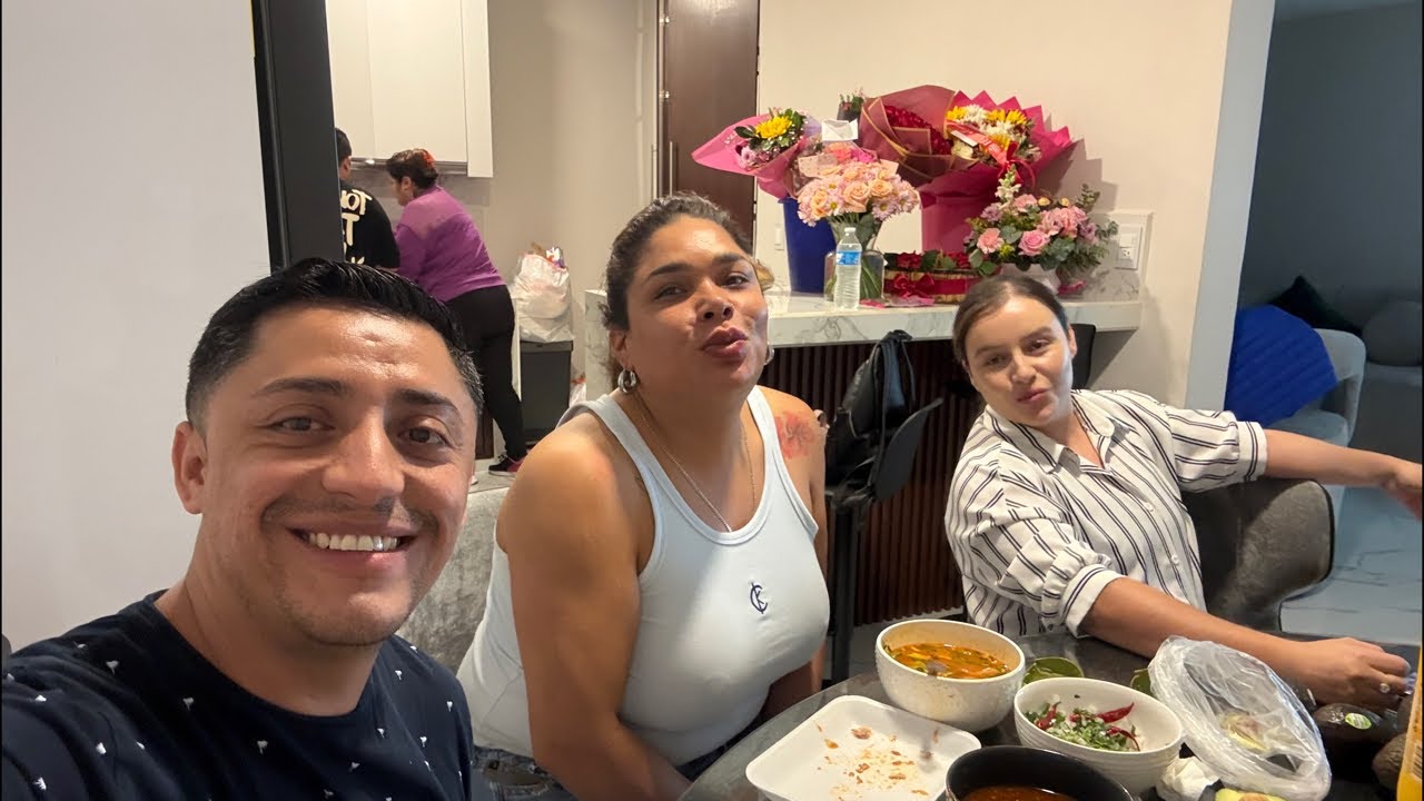 Almorzando con la familia Ornelas