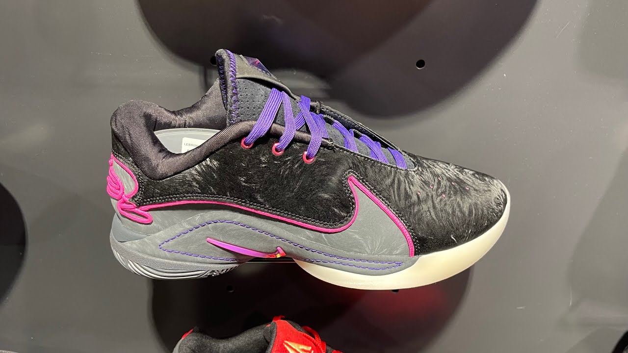 Nike LeBron 22 &ldquo;Tunnel Vision&rdquo; / &ldquo;Blacklight&rdquo; - Style Code: FZ1094-001