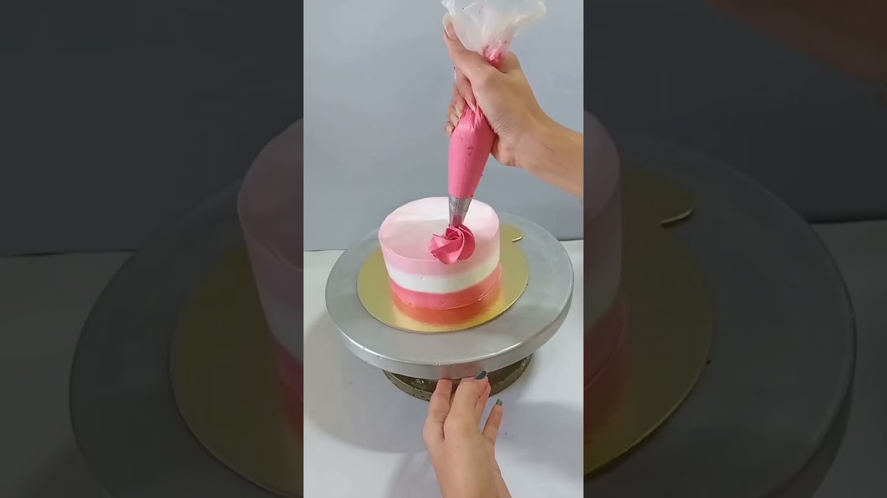 Floral cake decor #birthday#cakedecorating#cakeoftheday#cakerecipe#birthdaycake #learn#cakeoftheday