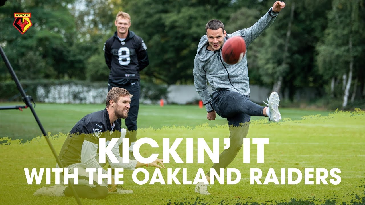 CAN A PREMIER LEAGUE GOALKEEPER KICK A FIELD GOAL? 🏈🤔 | KICKIN’ IT WITH THE OAKLAND RAIDERS
