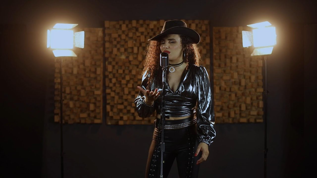 Regina Serafim -   Um de Nós ( clipe )