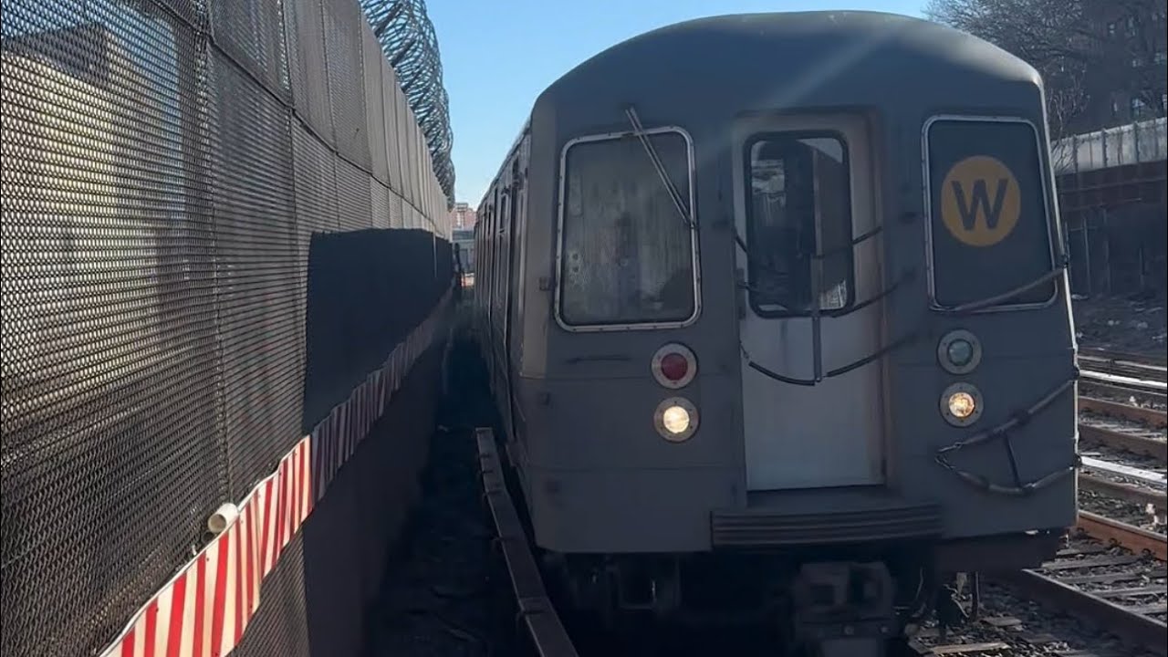 NYC Subway: W train action from 86th St Brooklyn!