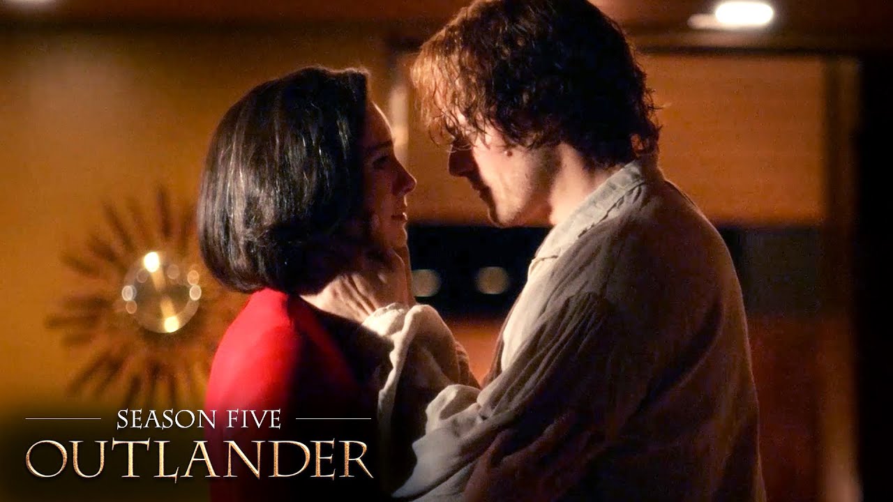 Jamie Rescues Claire From Her Captors | Season 5 | Outlander