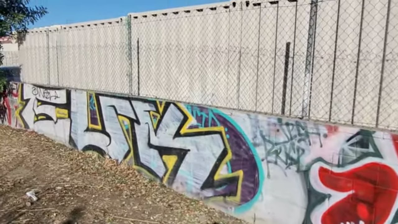 Live For Graffiti - 405 Freeway Graffiti - Los Angeles Tagging - Bombing Graffiti - Throwups