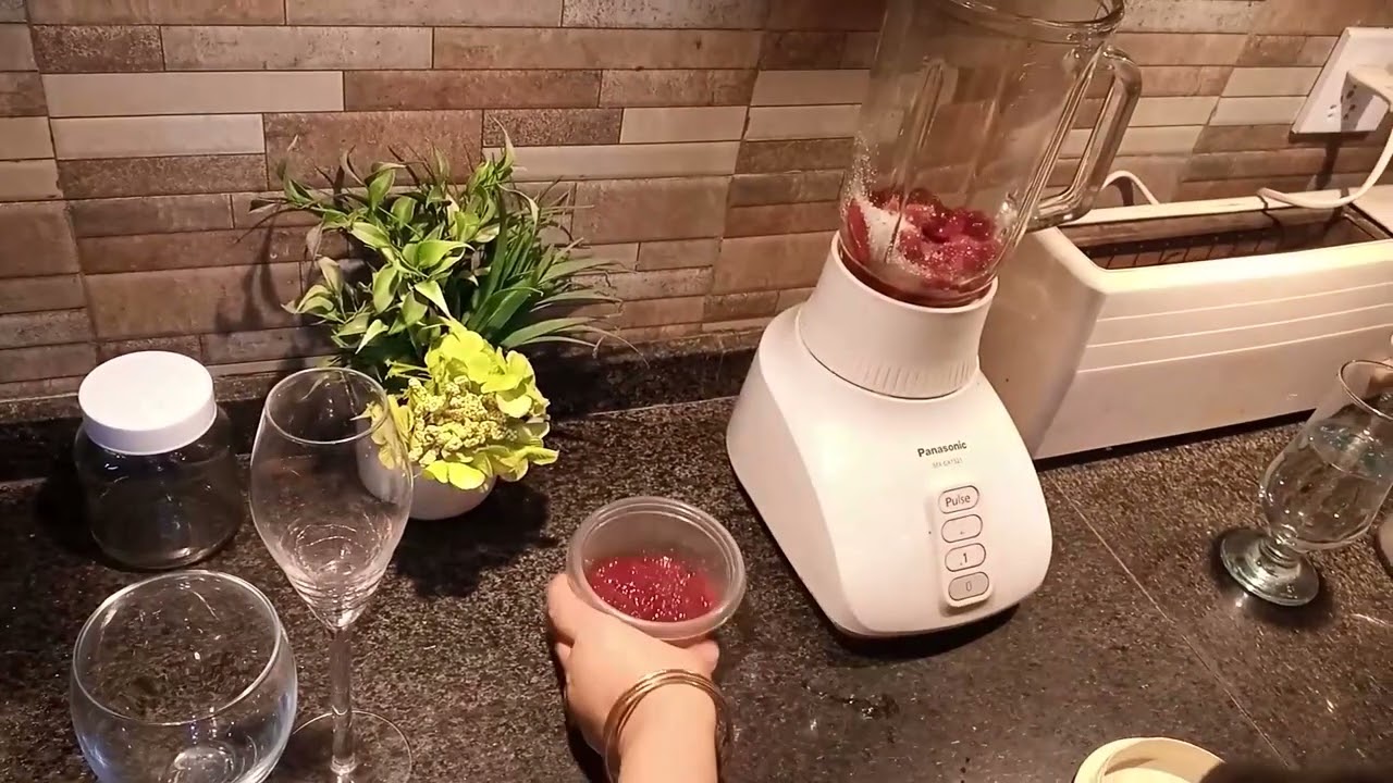 Strawberry Preservation || Strawberry Drink || Strawberry Jam || Salma Ameen