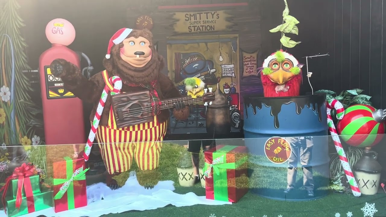 Why can’t everyday be like Christmas/Super Santa scanner-The Rock-afire Explosion @ Volo Auto Museum