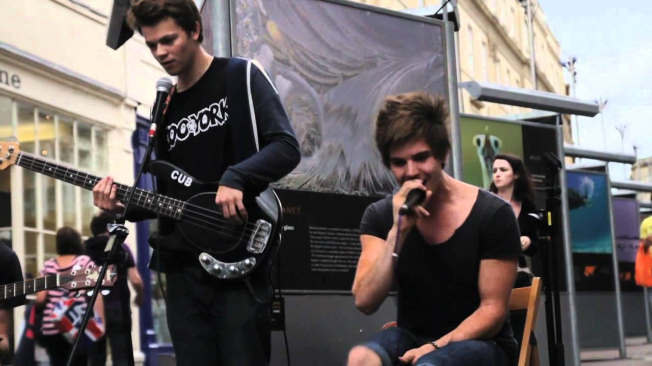 Busking in Bath with our friend Tom - TRICK THE FOX