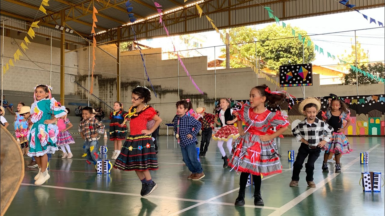 O Sanfoneiro só tocava isso - Coreografia. Festa Junina escola.