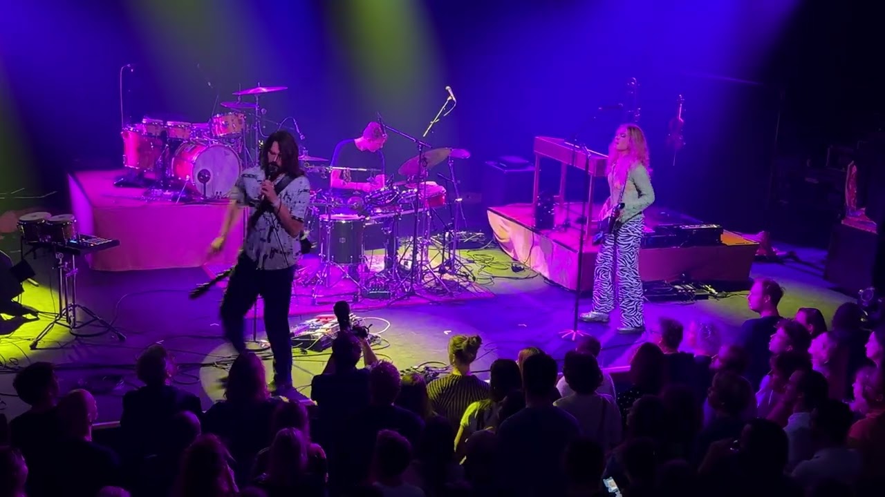 Oyesono - Get On, Get Off (LIVE  @PaardvanTrojeDenHaag  19.11.2023)