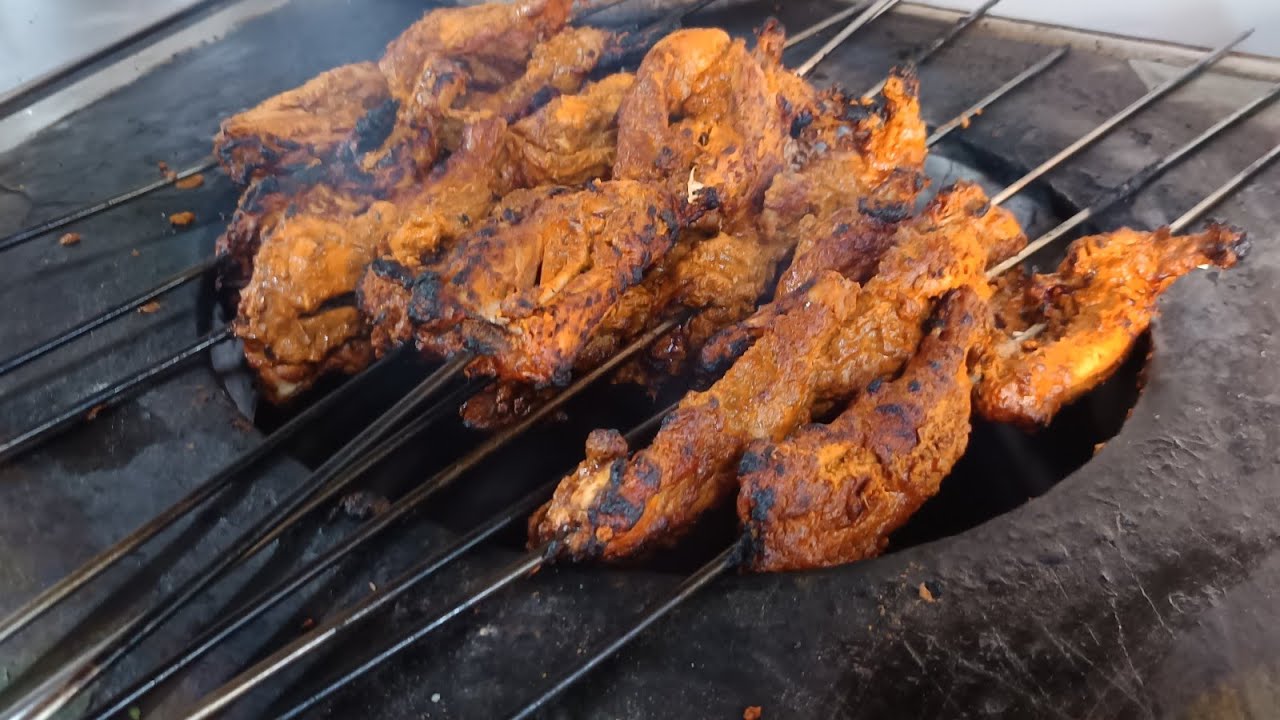 Rishu Tandoori Chef is live chicken tandoori recipe #tandoorchef #food #hotelchef #indianrecipes 