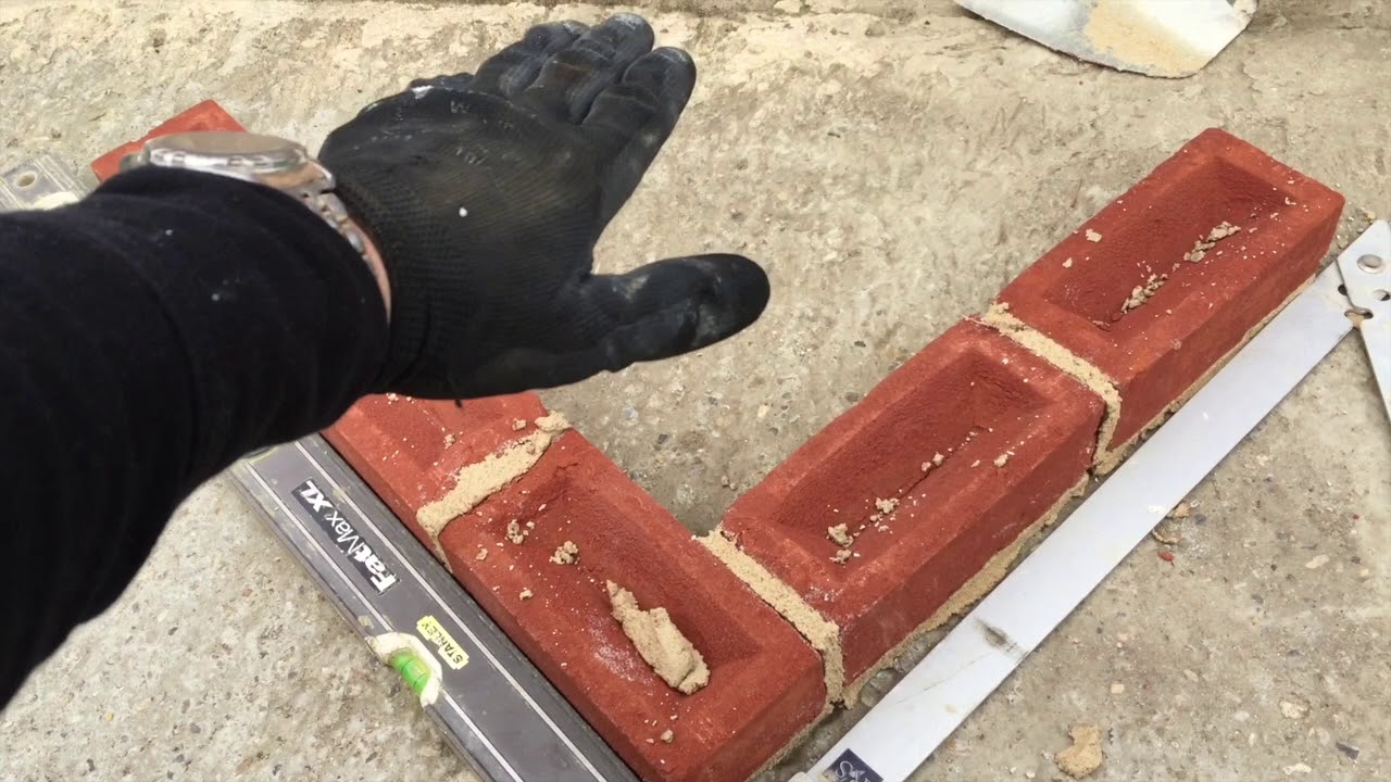 how to lay bricks - Raising a corner - Basic Skills - Lesson 4