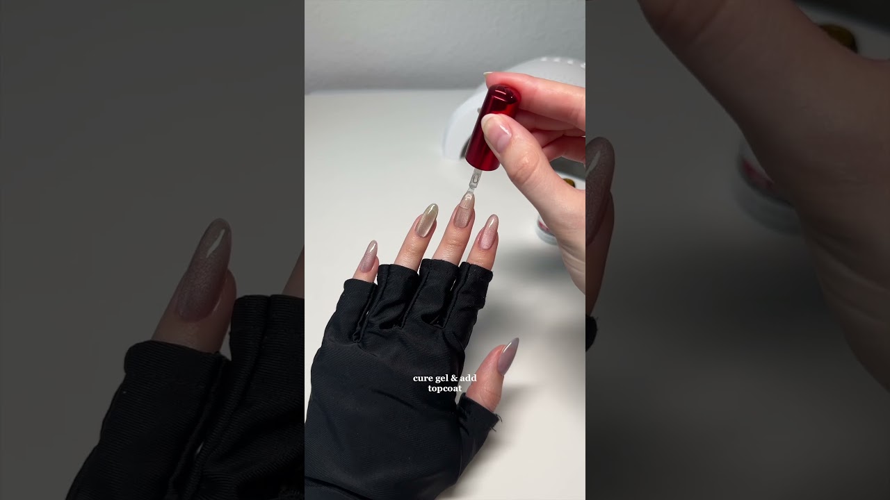 i tried Kylie Jenner&rsquo;s nails at home?!😳✨💅