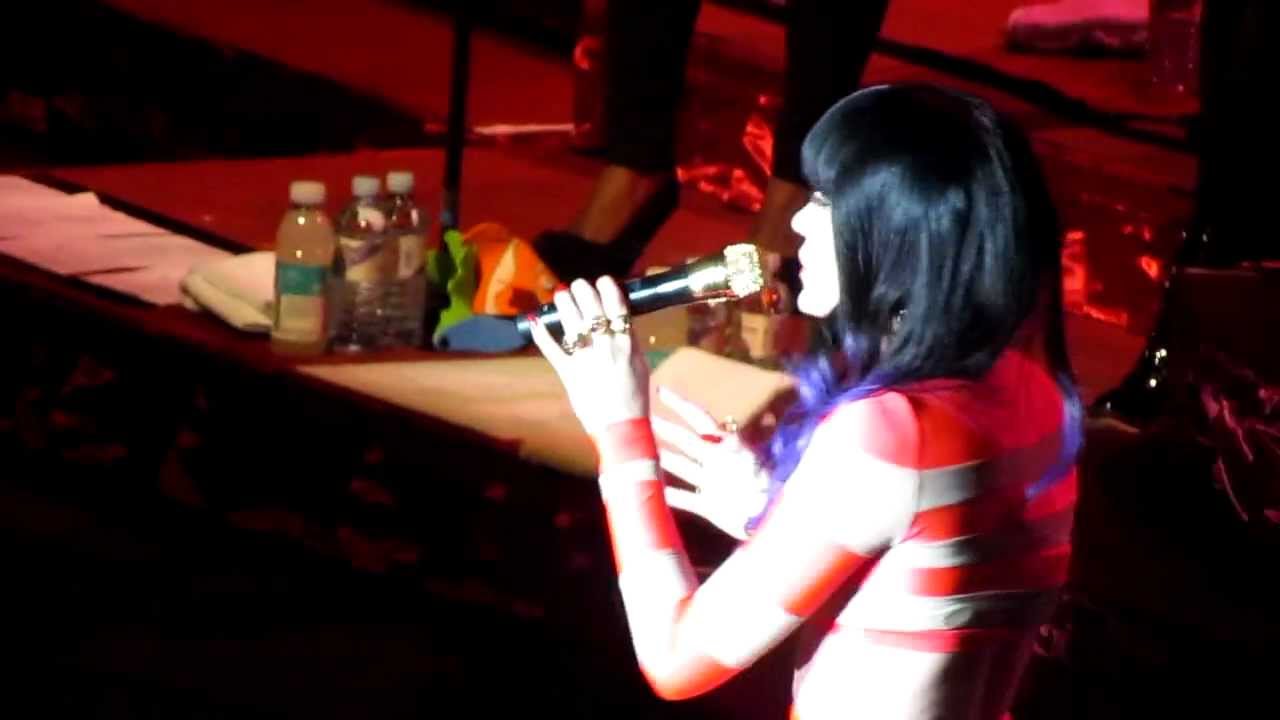 Jessie J - My shadow (with lyrics and speech!)