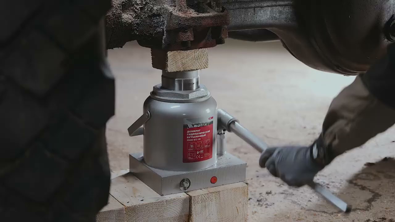 Домкрат гидравлический бутылочный, 30 т, h подъема 244-370 мм Matrix, 50771