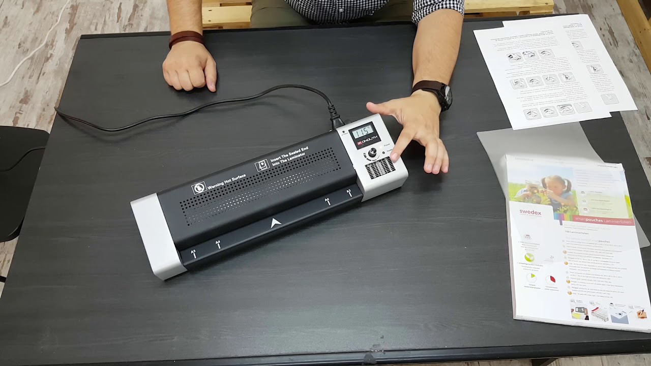 Cum laminez un document cu aparatul de laminat Monolith OL 355 A3 metalic - a4office.ro