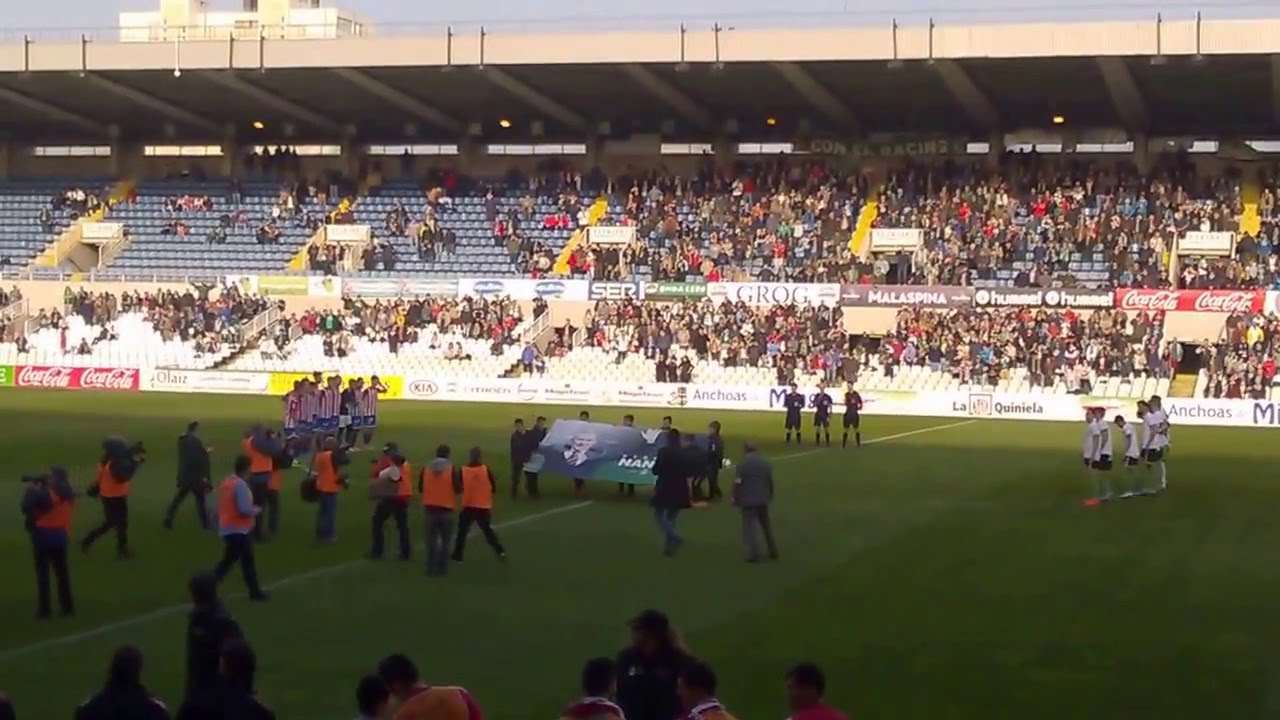 Minuto de silencio en el Sardinero en memoria de Nando Yosu (21/02/16) #EternoYosu