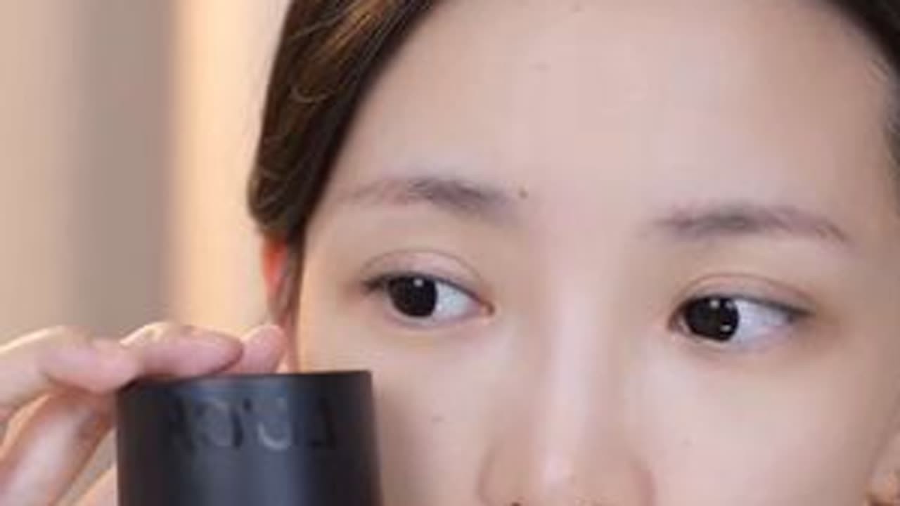 卡粉起皮神器 贴贴霜还没用过的一定要试试！特别是秋冬！#贴贴霜推荐 #秋冬护肤好物 #卡粉脱妆