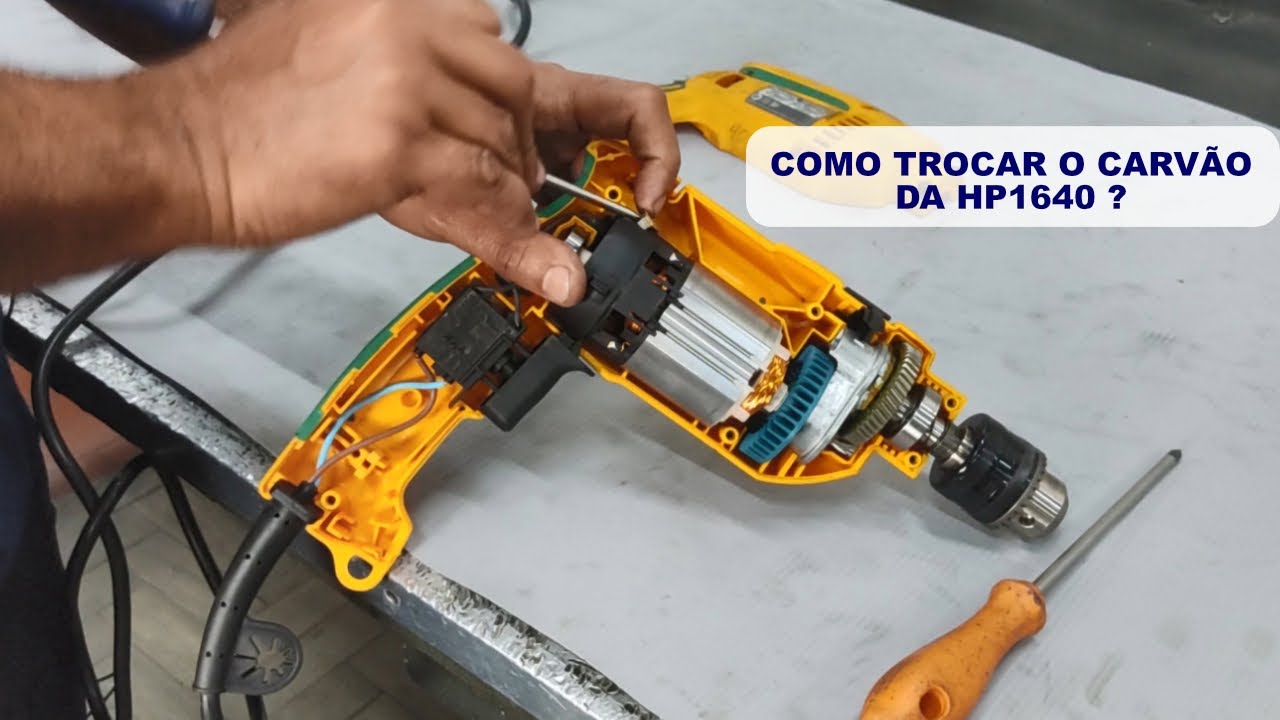 Como trocar o carvão da furadeira?