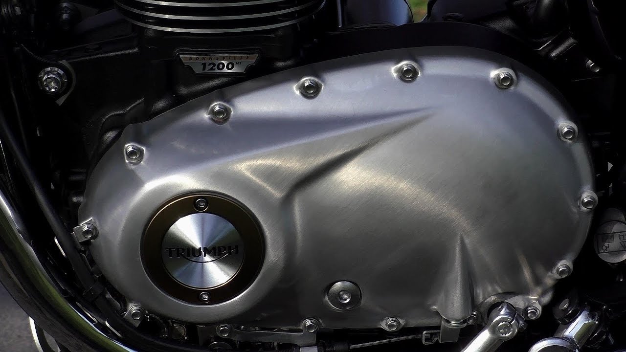 Triumph T120 Bonneville, Restoring  brushed alloy/aluminium engine casings back to factory!