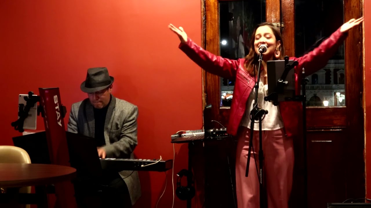 𝐆𝐚𝐫𝐨𝐭𝐚 𝐝𝐞 𝐈𝐩𝐚𝐧𝐞𝐦𝐚 - Medianoche Jazz en vivo en Caramel, Trujillo