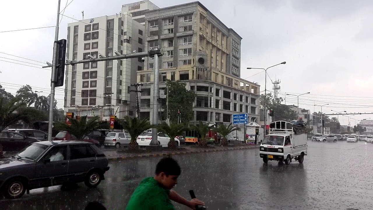 Rain in Firdus Market, Gulberg III, Lahore