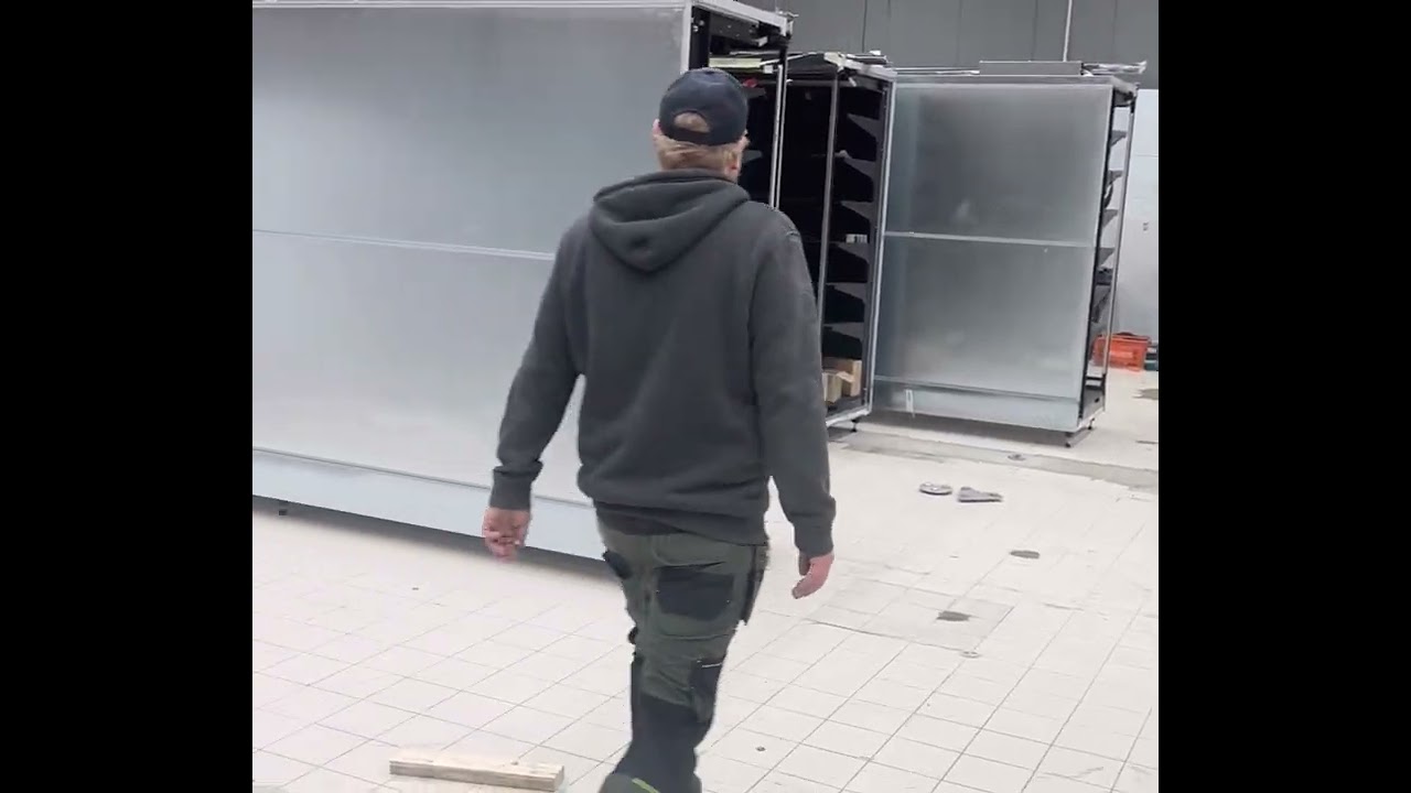 Installation vitrines réfrigérée en France marque FREOR