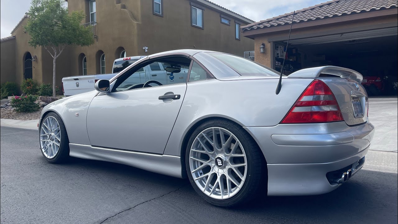 An overview of my 1998 Mercedes Benz SLK and found another PROBLEM.  The repairs keep adding up =(