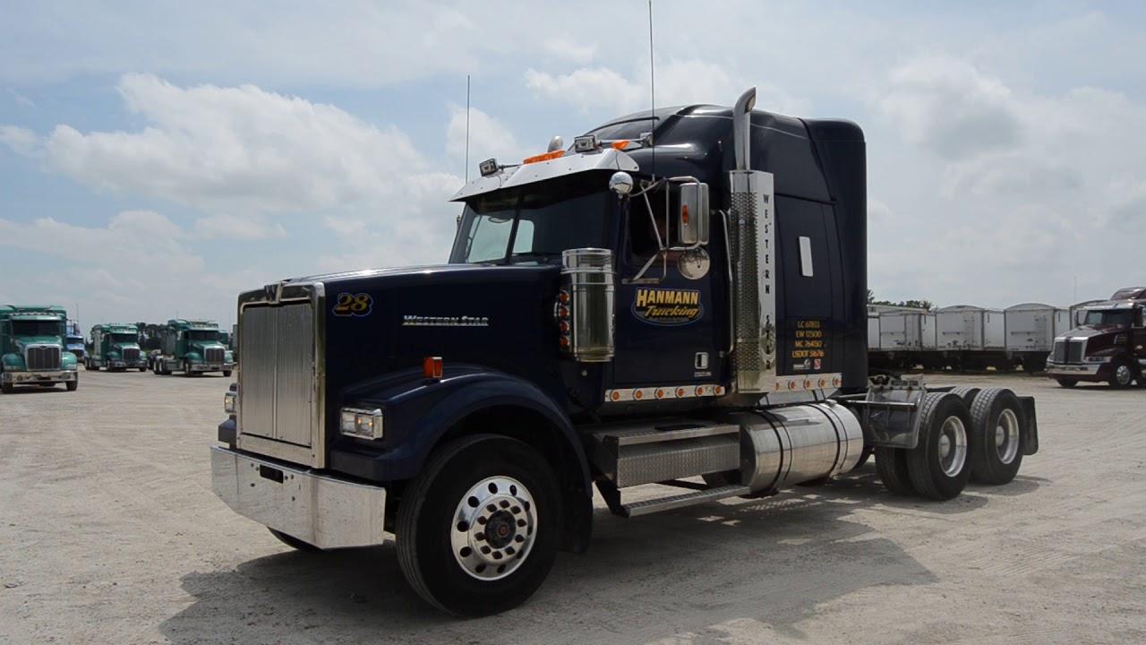 2016 Western Star Glider 4900 SF With 38