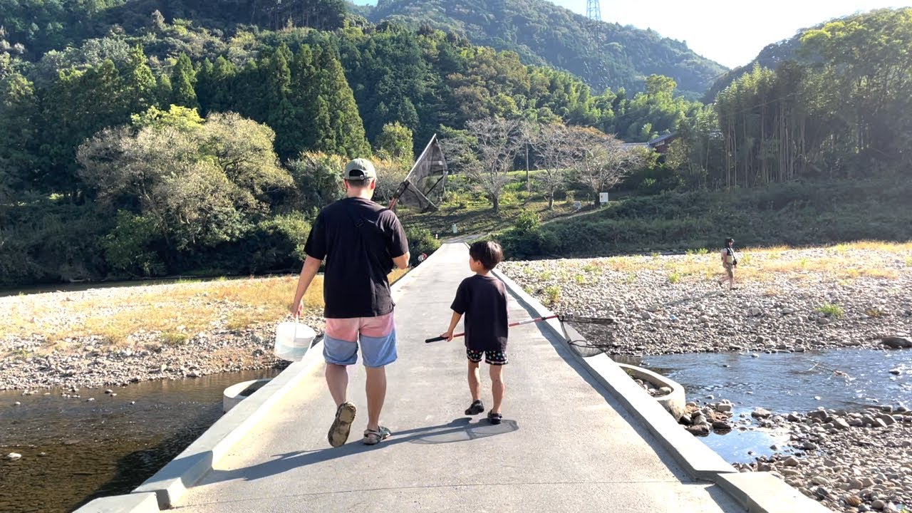 いいとこ見つけた！ガサガサで魚とりしよう！！