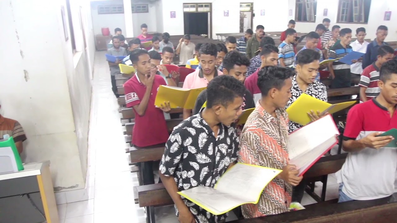 Ave Maria (bahasa Latin), oleh siswa-siswa Seminari Lalian