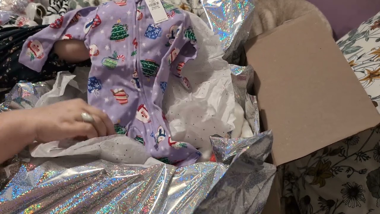 Распаковка рождественской коробки Reborn от @sweettsdollycottage. Часть первая.