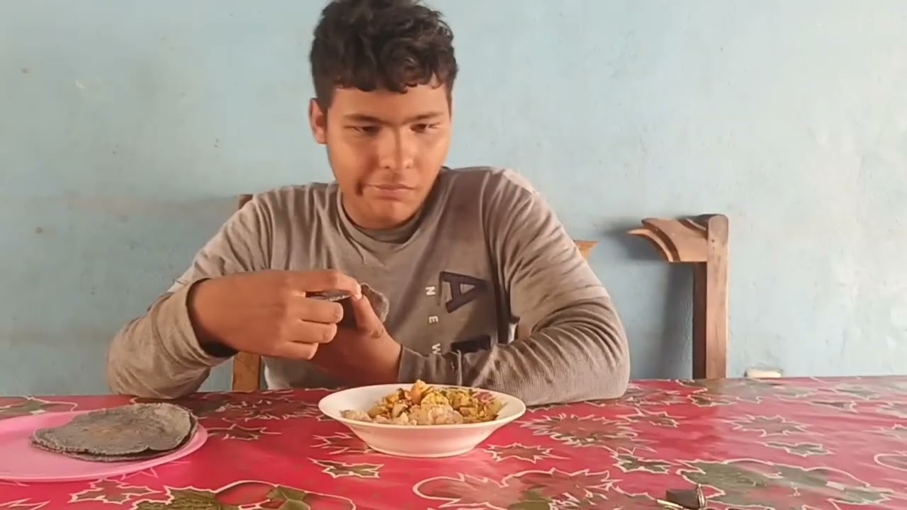 Un rico 😋 Chile de huevo/Tortillas calentitas/Ya me descubrió 😡 /Garcia por su apoyo 😘🥰😍