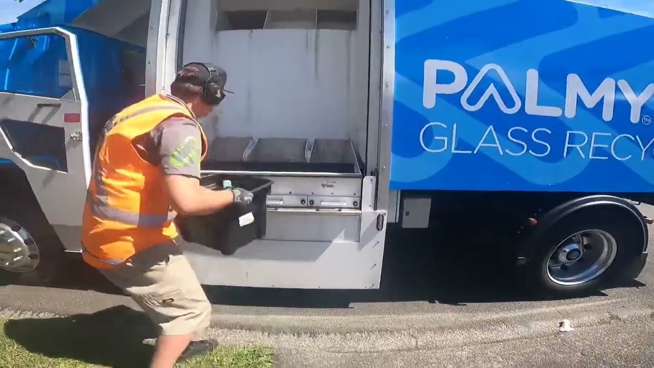 Palmerston North new glass truck